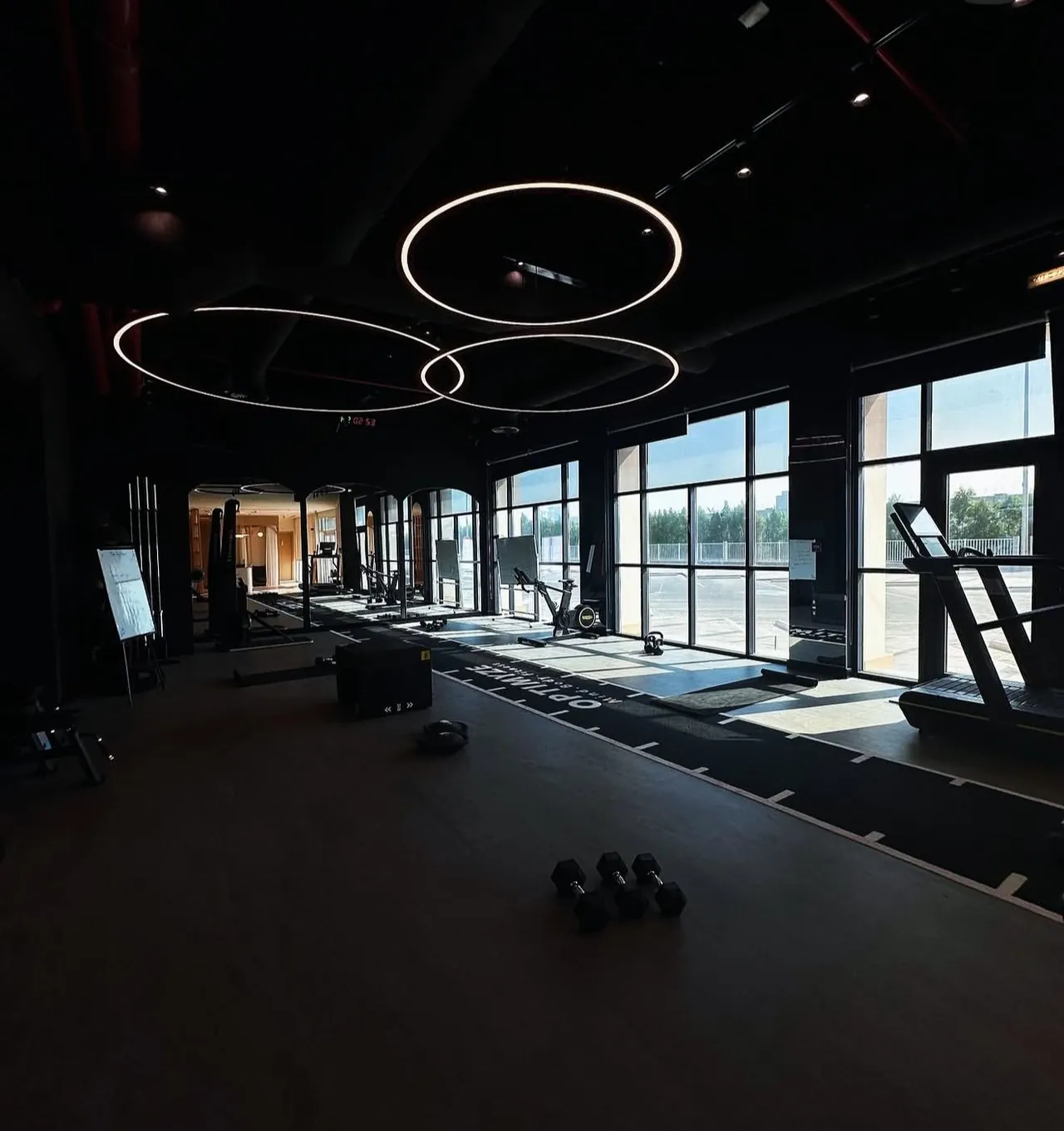 Strength and conditioning on the Optimyze training floor